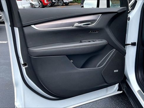 Used 2025 Cadillac XT6 Luxury FWD image 20
