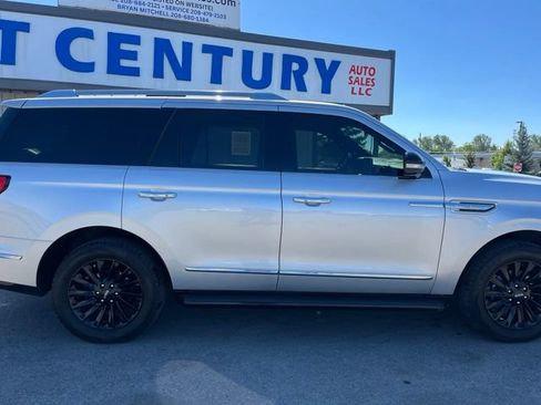 Used 2019 Lincoln Navigator Premiere AWD/4WD image 13