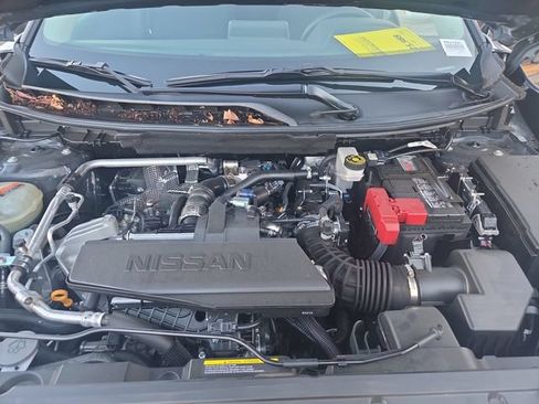 Used 2025 Nissan Rogue S AWD/4WD image 24