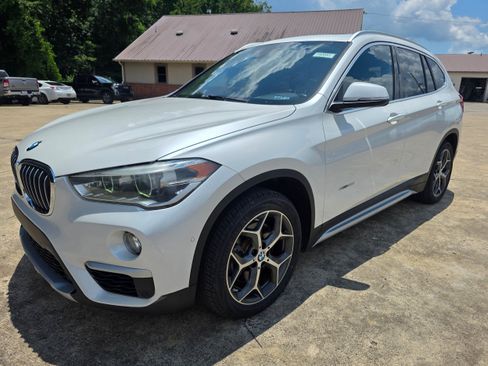 Used 2016 BMW X1 xDrive28i AWD/4WD image 1