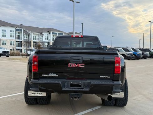 Used 2018 GMC Sierra 3500 Denali w/ Duramax Plus Package image 7
