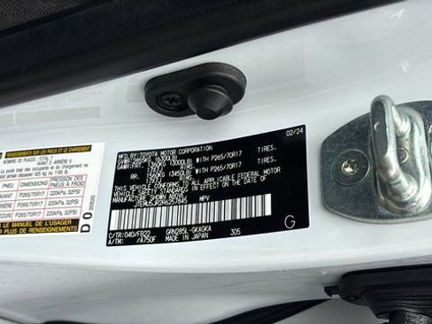 Used 2024 Toyota 4Runner SR5 image 36