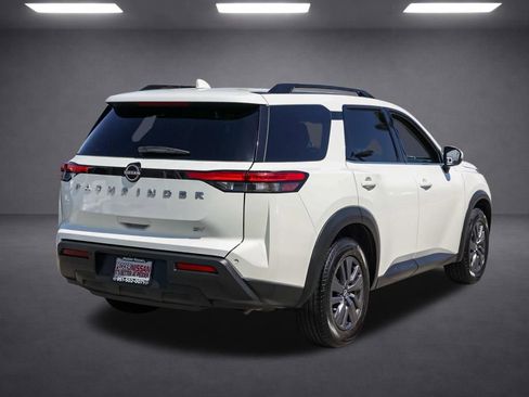 Used 2022 Nissan Pathfinder SV FWD image 4