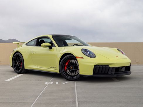 Used 2026 Porsche 911 Carrera GTS RWD image 33