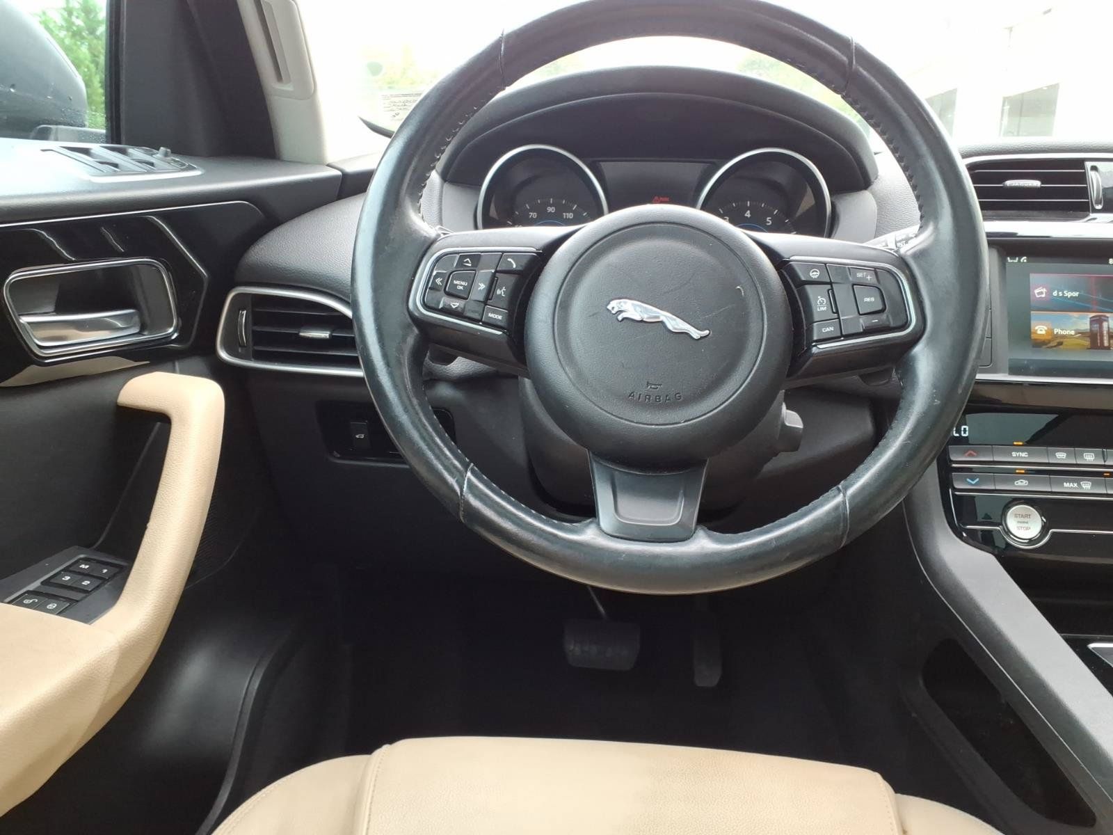 Used 2017 Jaguar F-PACE Premium AWD/4WD image 5