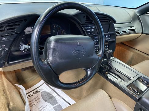 Used 1994 Chevrolet Corvette image 10