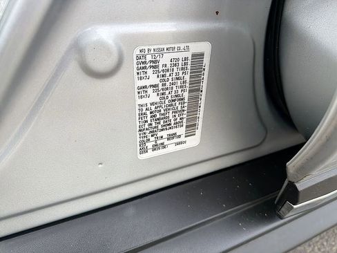 Used 2018 Nissan Rogue SL AWD/4WD image 34