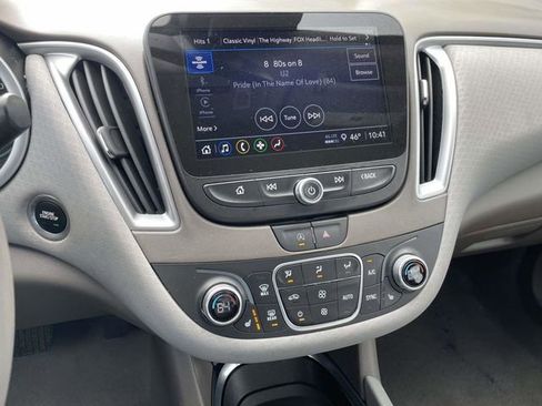 Used 2025 Chevrolet Malibu LT image 16