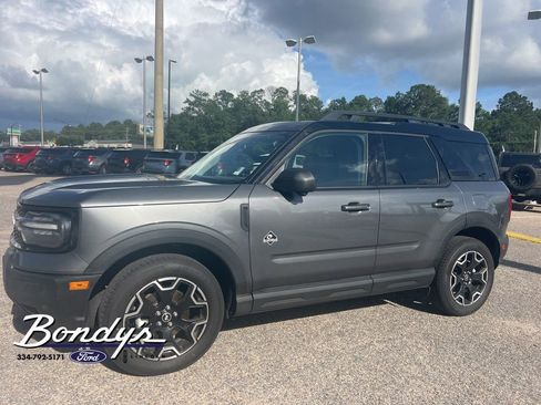 Used 2025 Ford Bronco Sport Outer Banks w/ Outer Banks Tech Package+ AWD/4WD image 2