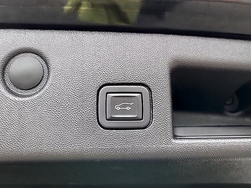 Used 2024 Chevrolet Equinox LT AWD/4WD image 25