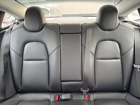 Used 2021 Tesla Model 3 Standard Range Plus image 11