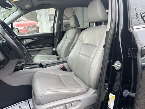 Used 2019 Honda Pilot Touring image 11
