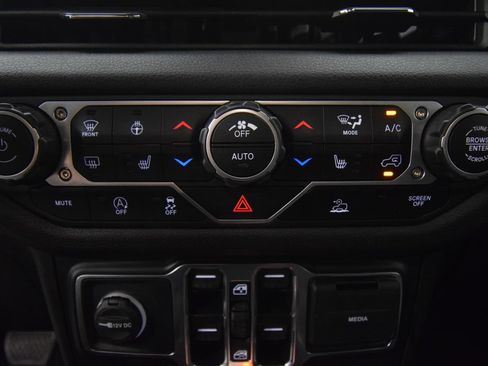 Used 2024 Jeep Wrangler Unlimited Sport AWD/4WD image 34