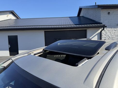 Used 2017 Toyota Sienna XLE Premium image 10