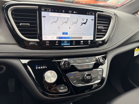 New 2026 Chrysler Pacifica Select FWD image 12