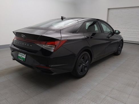 Used 2022 Hyundai Elantra SEL w/ Convenience Package FWD image 9