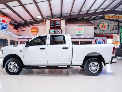 Used 2024 RAM 3500 Tradesman w/ Chrome Appearance Group image 6