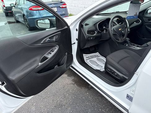Used 2023 Chevrolet Malibu LS FWD image 11