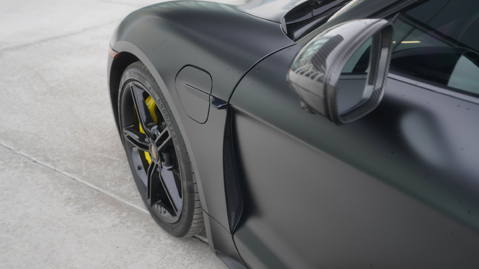 Used 2022 Porsche Taycan Turbo S AWD/4WD image 9