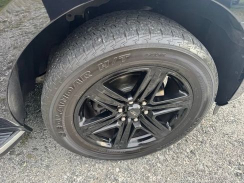 Used 2021 Ford Expedition XLT w/ Equipment Group 202A AWD/4WD image 11