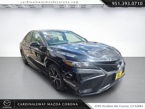 Used 2024 Toyota Camry SE FWD image 1