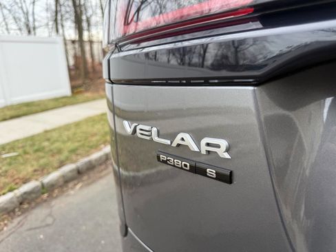 Used 2018 Land Rover Range Rover Velar S image 28