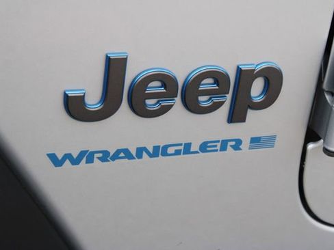 Used 2023 Jeep Wrangler Unlimited w/ Cold Weather Group image 11
