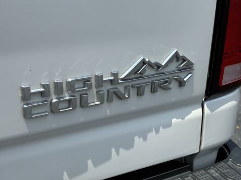 Used 2024 Chevrolet Silverado 2500 High Country w/ High Country Premium Package AWD/4WD image 13