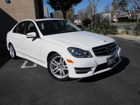 Used 2014 Mercedes-Benz C 250 Sedan image 2