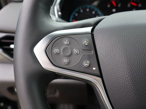 Used 2023 Chevrolet Traverse LT image 14