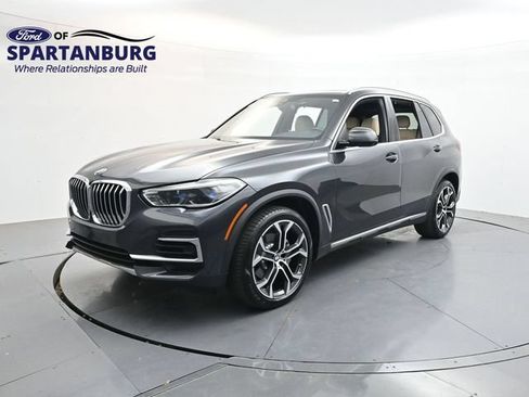 Used 2022 BMW X5 xDrive40i w/ Executive Package AWD/4WD image 3
