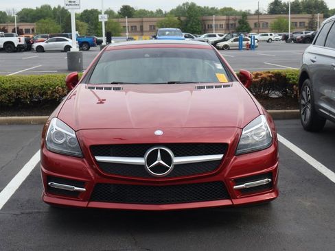 Used 2016 Mercedes-Benz SLK 300 image 2