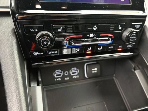 New 2025 Jeep Grand Cherokee Laredo image 34