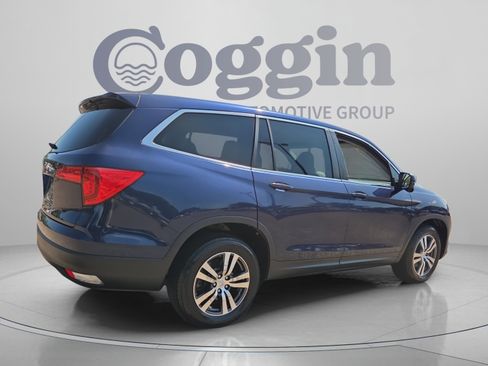 Certified 2017 Honda Pilot EX image 5