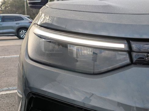 New 2026 Volkswagen Tiguan SE R-Line FWD image 10