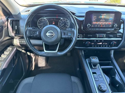 Used 2022 Nissan Pathfinder SV image 22