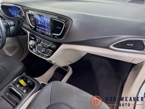 Used 2019 Chrysler Pacifica Touring Plus FWD image 37