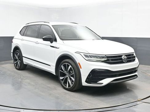 Used 2022 Volkswagen Tiguan SE R-Line FWD image 2