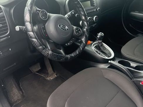 Used 2016 Kia Soul image 2