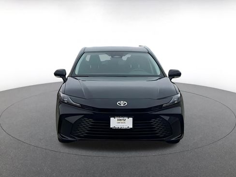 Used 2025 Toyota Camry LE image 4