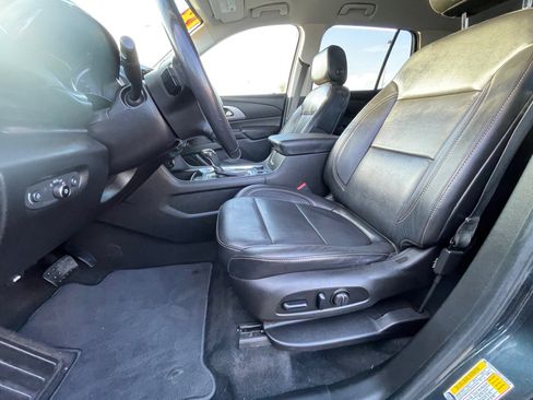 Used 2018 Chevrolet Traverse LT image 12