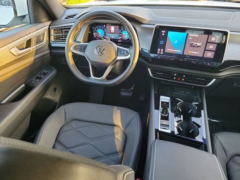 Used 2024 Volkswagen Atlas Cross Sport SE w/ Black Wheel Package image 10