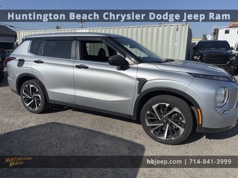 Used 2022 Mitsubishi Outlander SE image 4