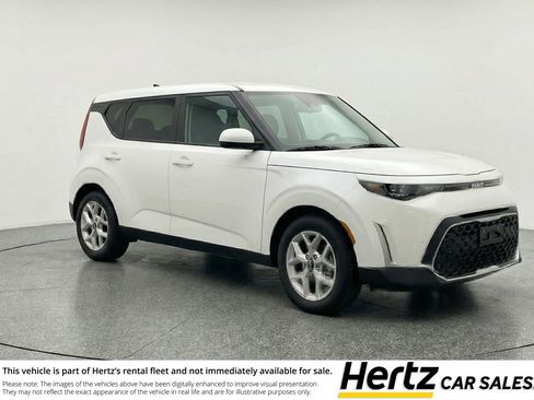 Used 2025 Kia Soul LX w/ LX Technology Package FWD image 1