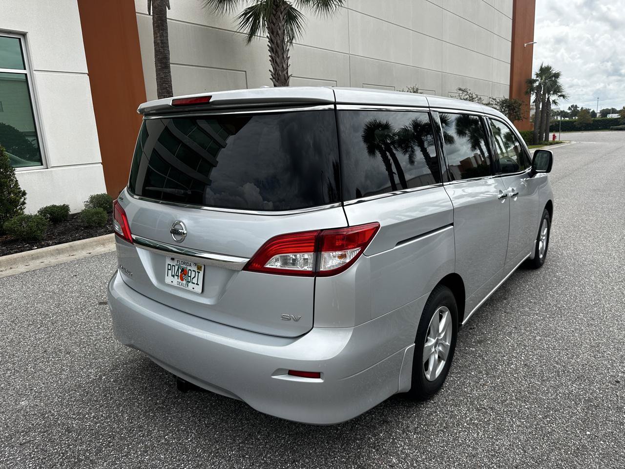 Used 2015 Nissan Quest SV w/ Leather Package FWD image 4
