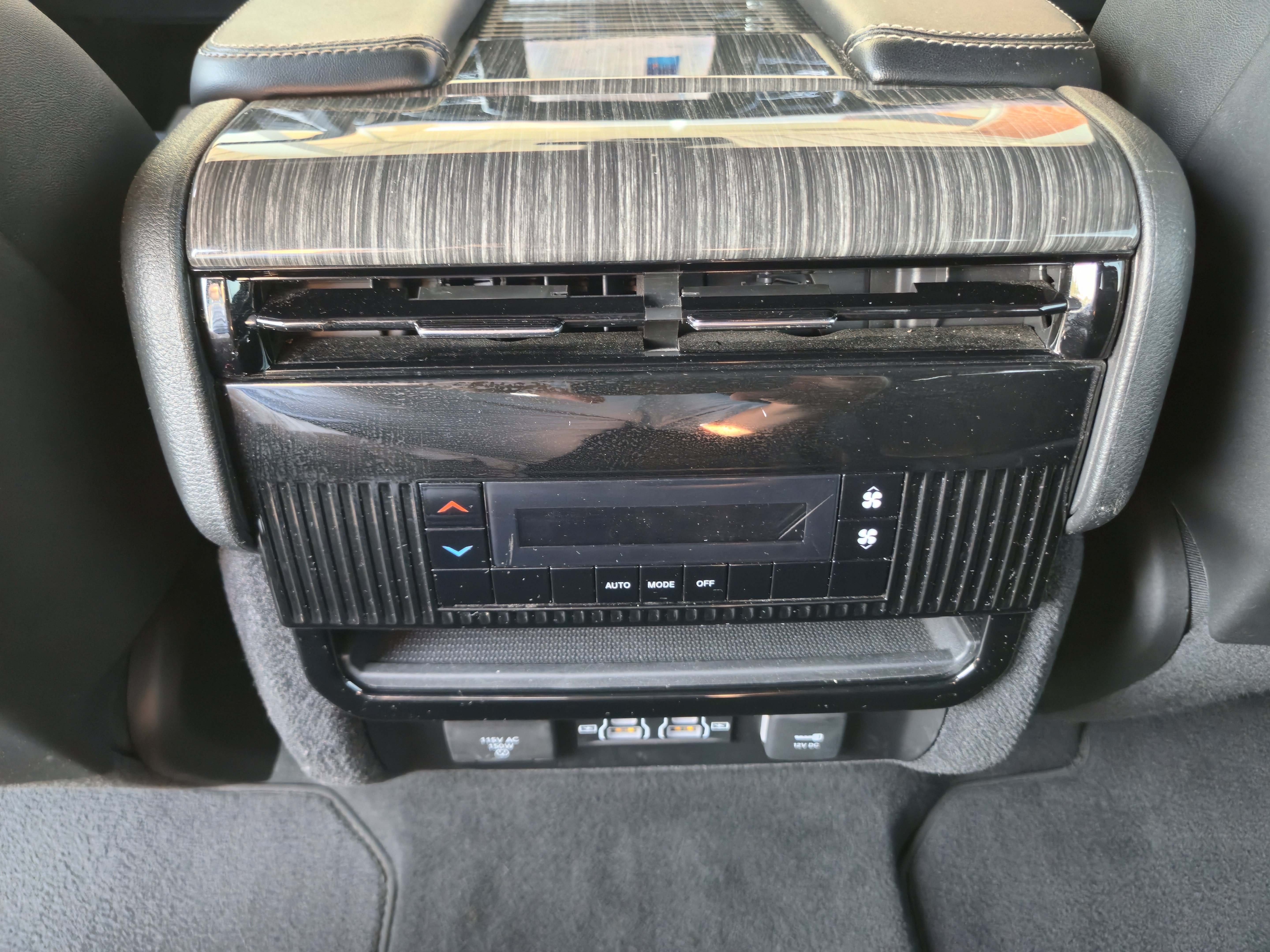 Used 2022 Jeep Wagoneer Series II AWD/4WD image 26