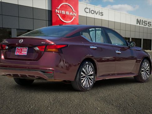 Used 2023 Nissan Altima 2.5 SV FWD image 3