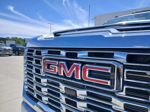New 2026 GMC Sierra 3500 Denali w/ Denali Reserve Package AWD/4WD image 36