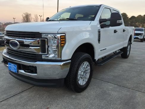 Used 2019 Ford F250 XLT image 3