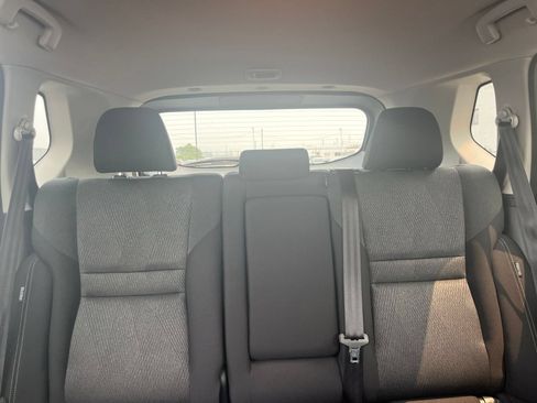 Used 2025 Nissan Rogue SV AWD/4WD image 40